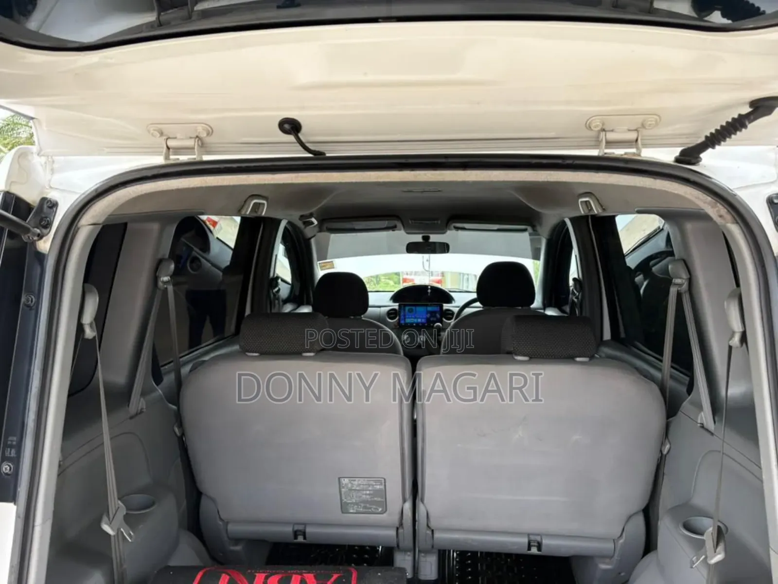 Toyota Sienta 2006 White