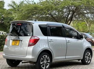 Toyota Ractis 2006 Silver