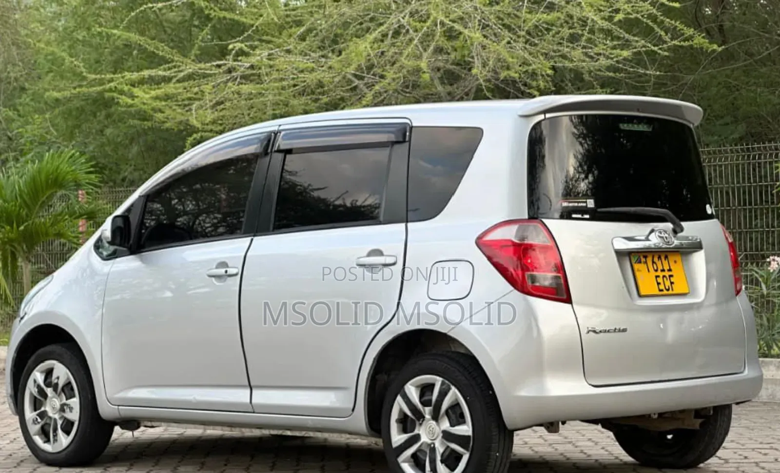 Toyota Ractis 2006 Silver
