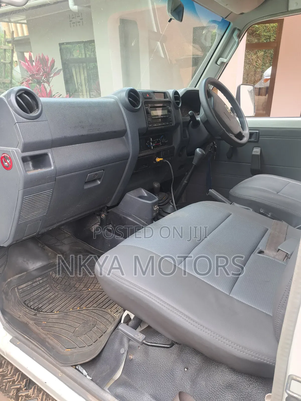 Toyota Land Cruiser 2016 White