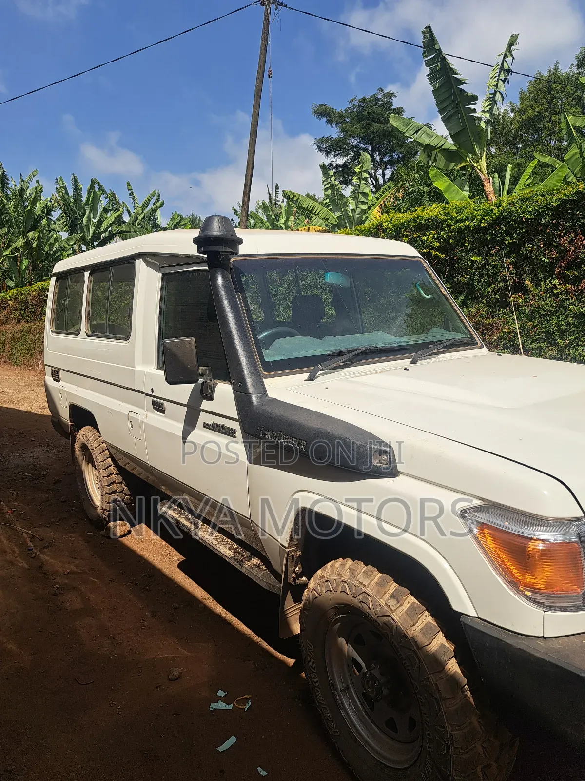 Toyota Land Cruiser 2016 White