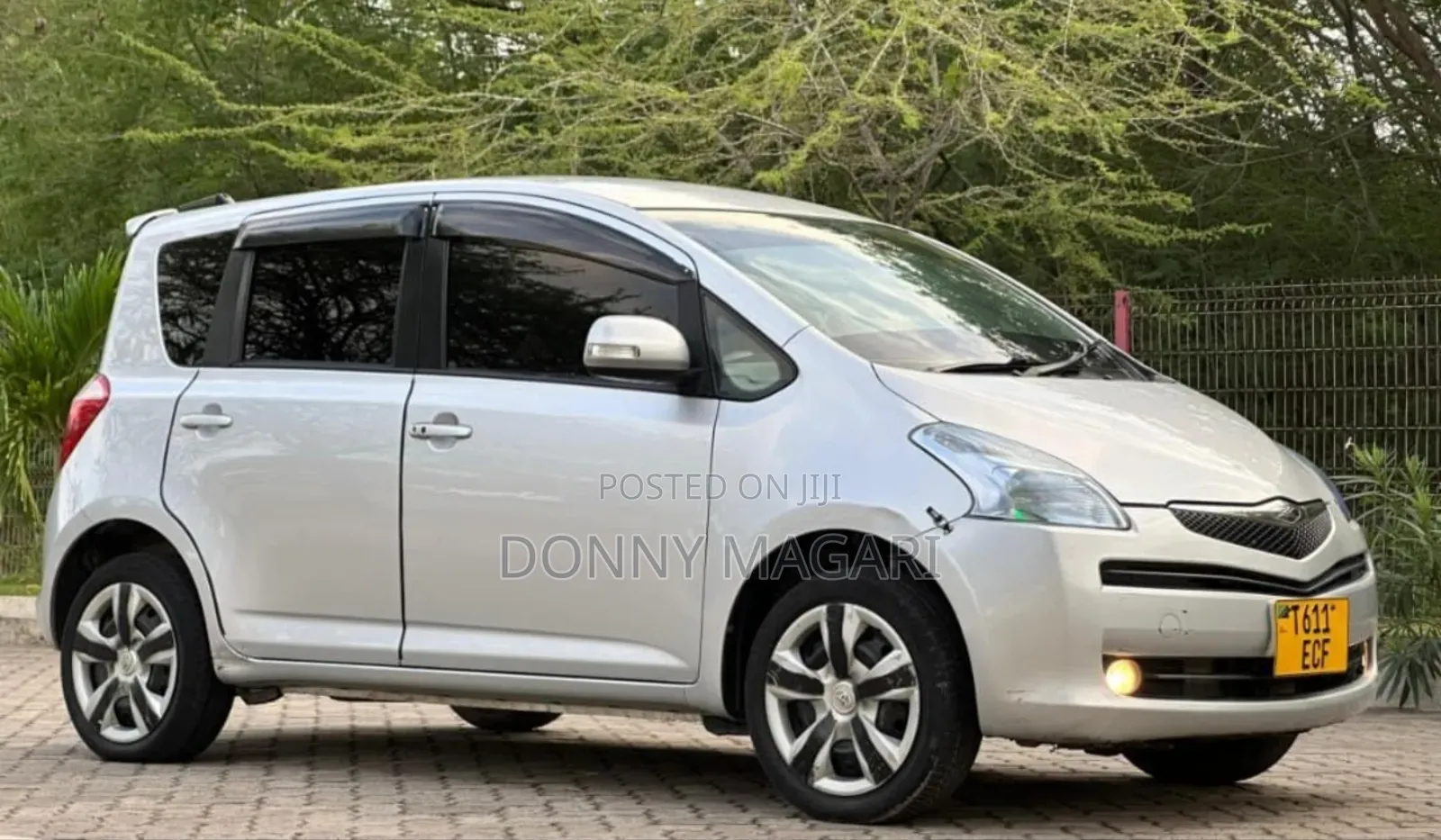 Toyota Ractis 1.5 AWD 2006 Silver