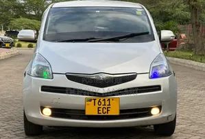 Toyota Ractis 1.5 AWD 2006 Silver