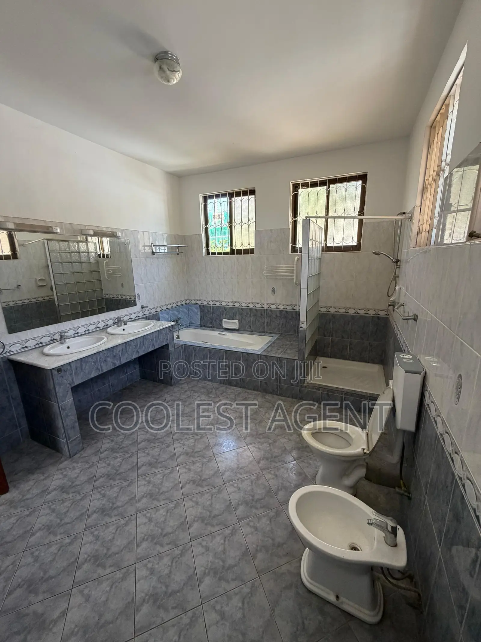 4bdrm House in Coolest Estate, Masaki for rent