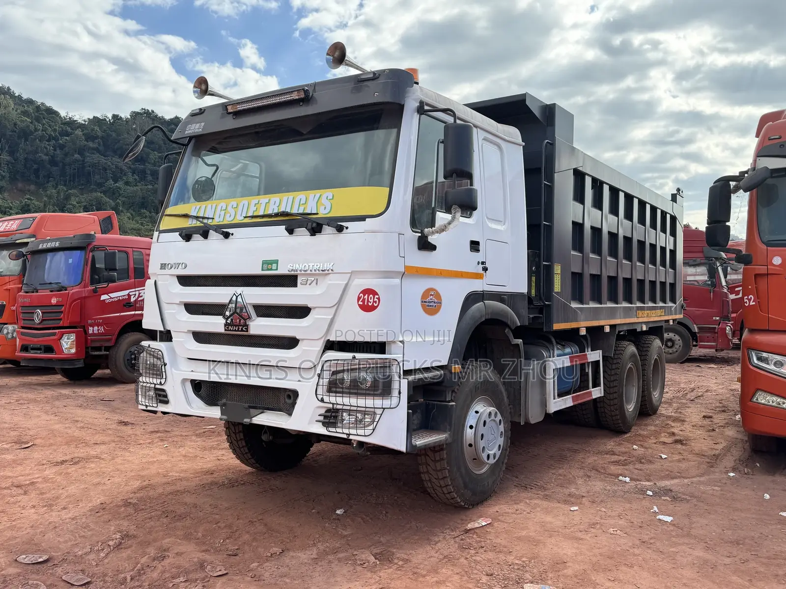 Ready for Order White and Black Howo 6x4 Dump Truck