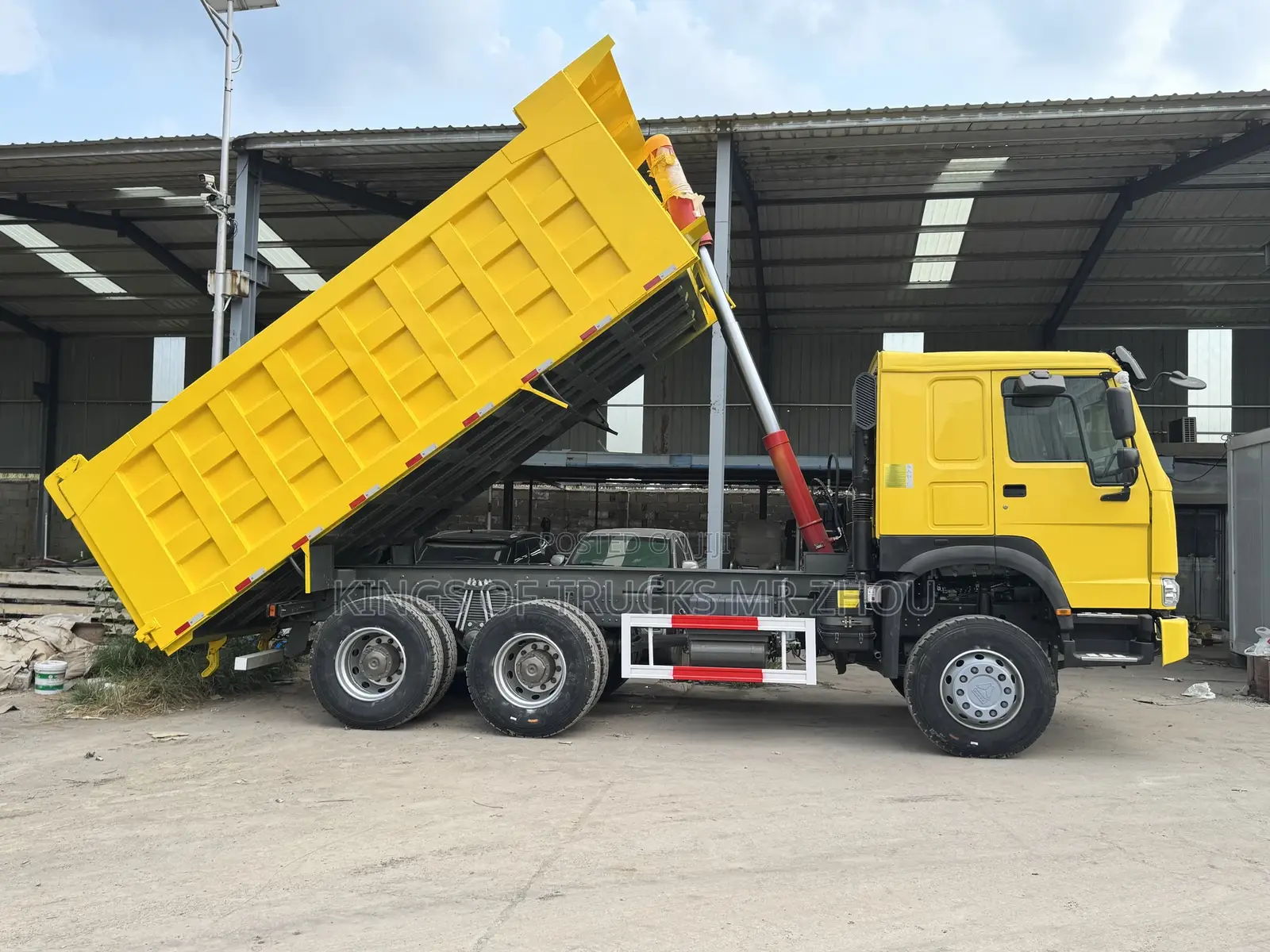 Ready for Order Yellow Howo 6x4 Dump Truck