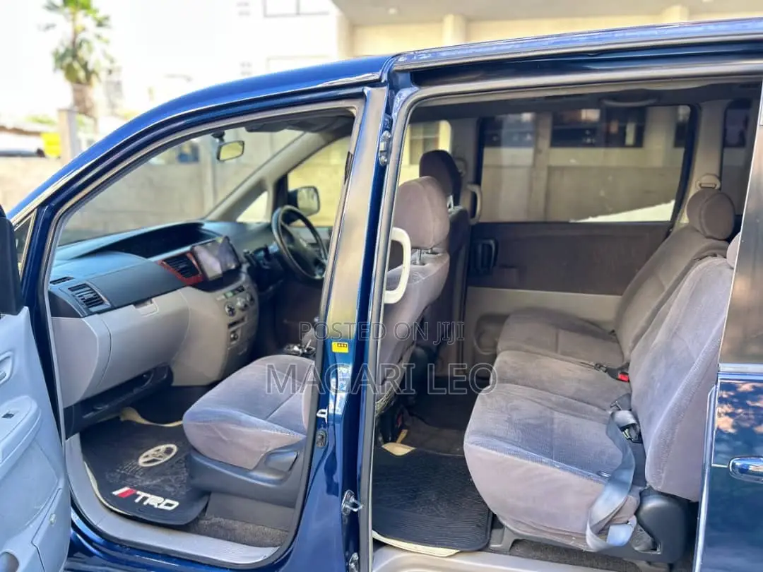 Toyota Noah 2005 Black