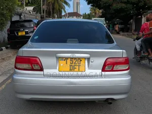 Toyota Carina 1.5 FWD Sedan 2001 Silver