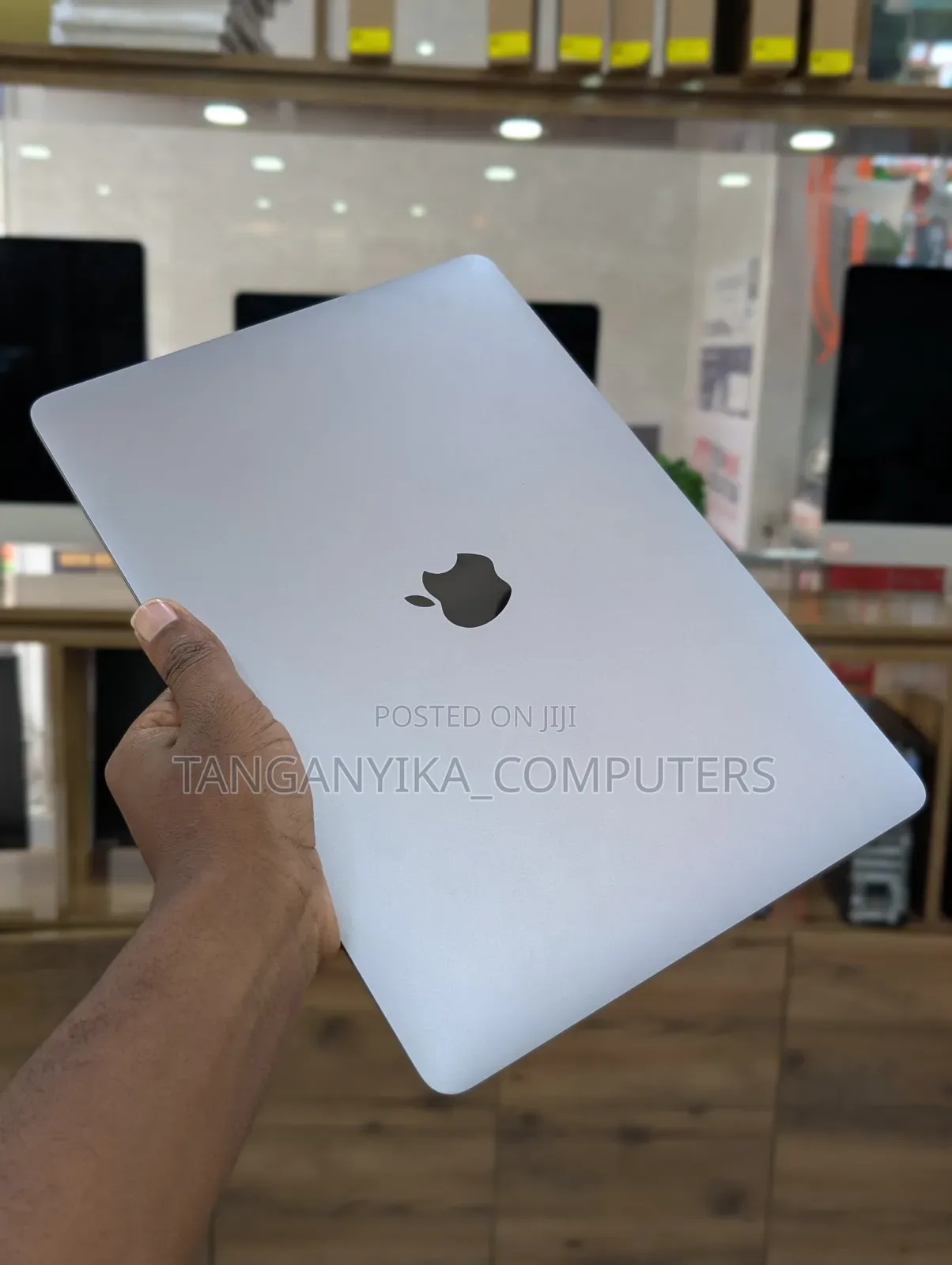Laptop Apple MacBook Pro 2020 16GB Intel Core I5 SSD 512GB