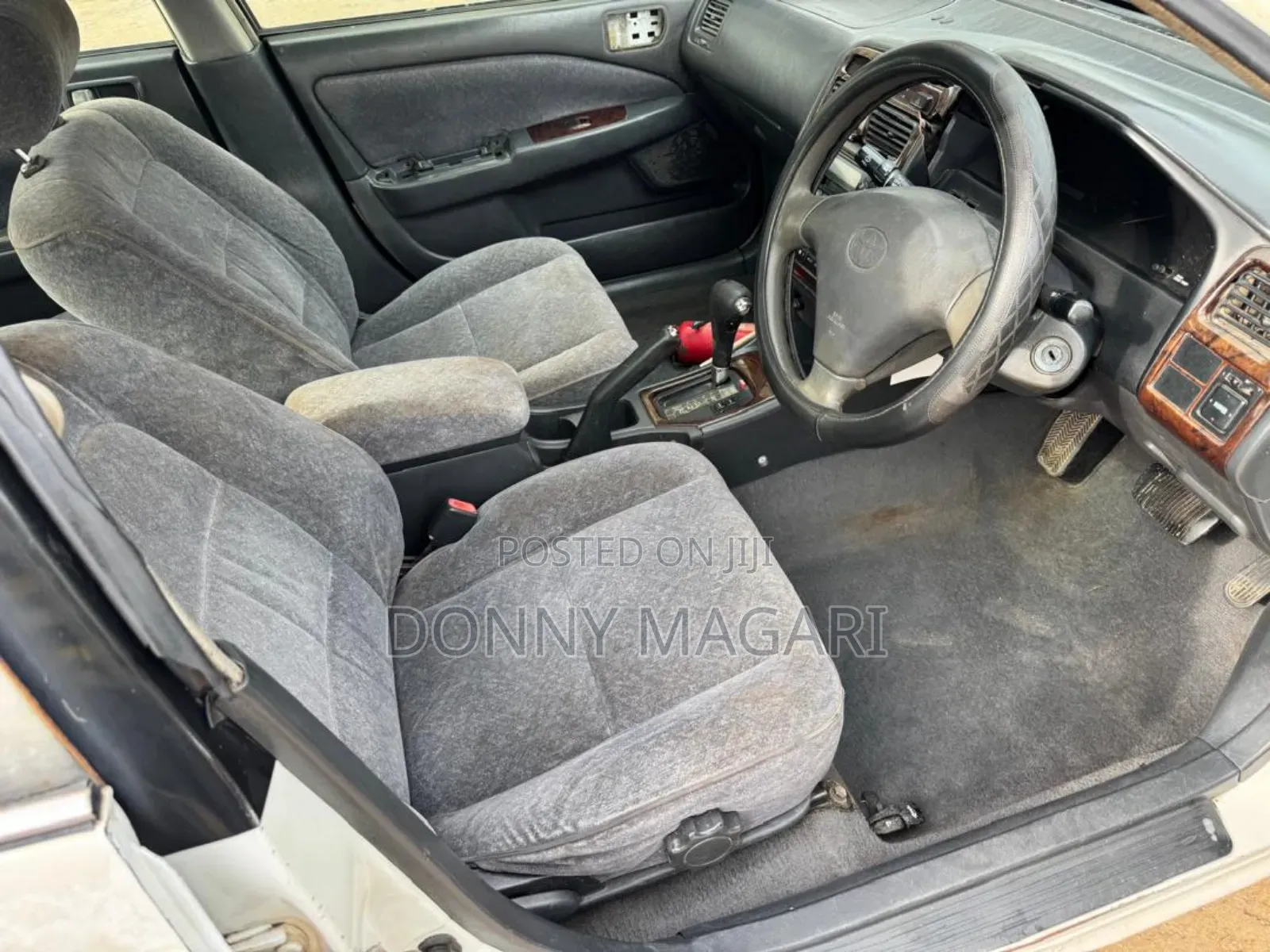 Toyota Carina 1.5 FWD Sedan 2000 White