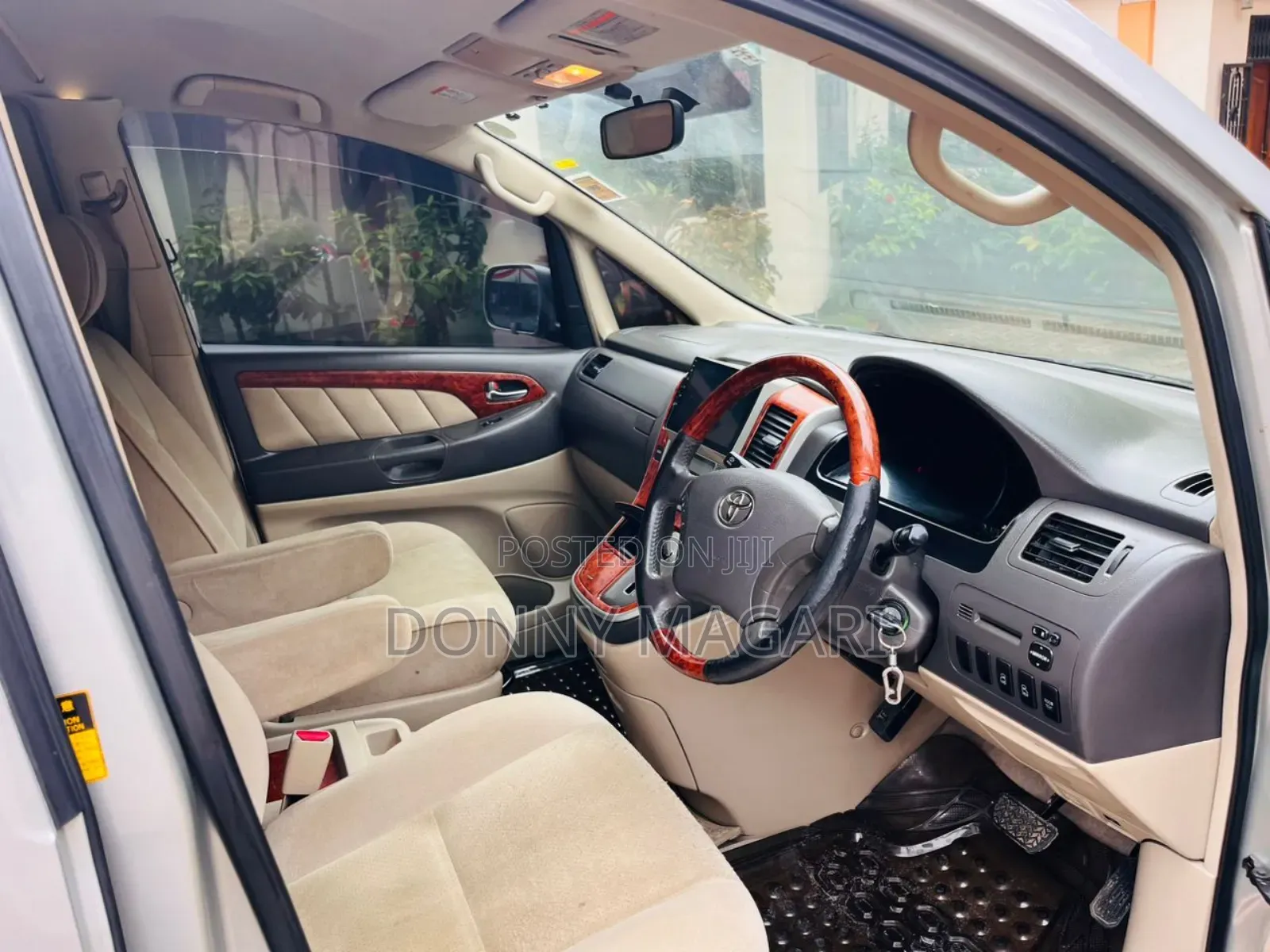 Toyota Alphard 2.4 Petrol AWD 2005 Silver