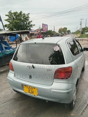 Toyota Vitz 1.3 AWD 5dr 2004 Silver