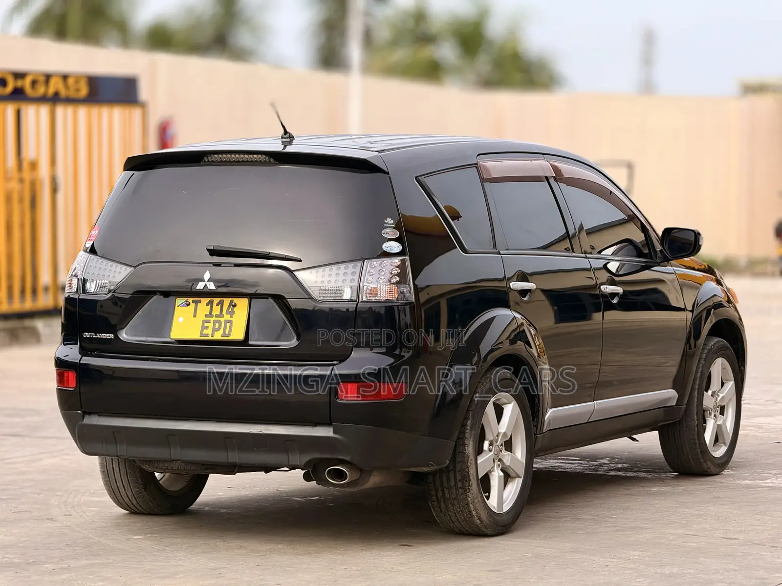 Mitsubishi Outlander 2010 Black