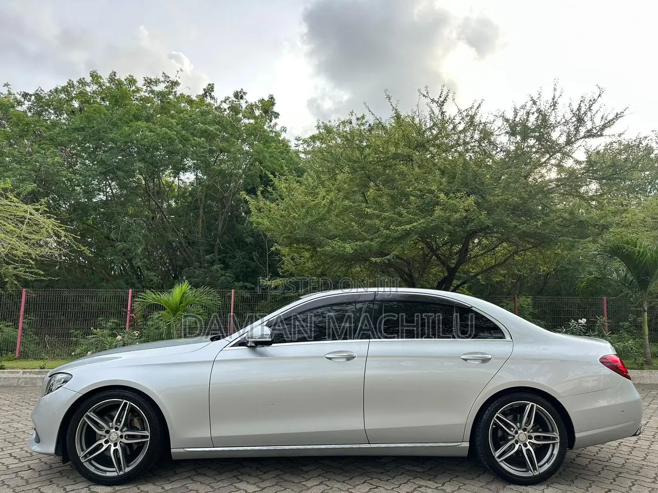 Mercedes-Benz E200 2017 Silver