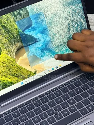 Laptop HP ZBook Firefly 14 G7 16GB Intel Core I5 SSD 512GB