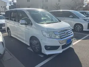 Honda Stepwgn 2012 White