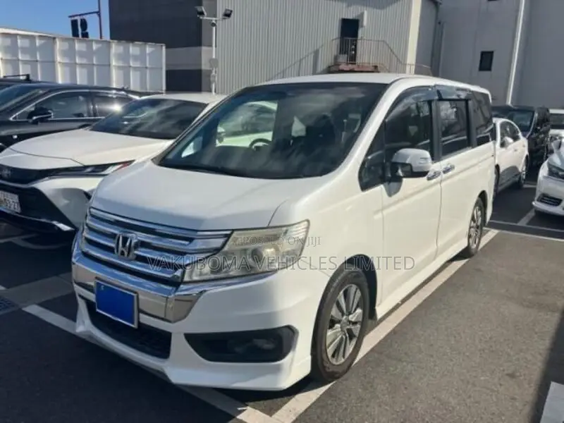 Honda Stepwgn 2012 White