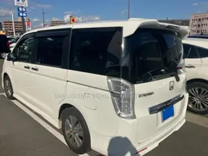 Honda Stepwgn 2012 White