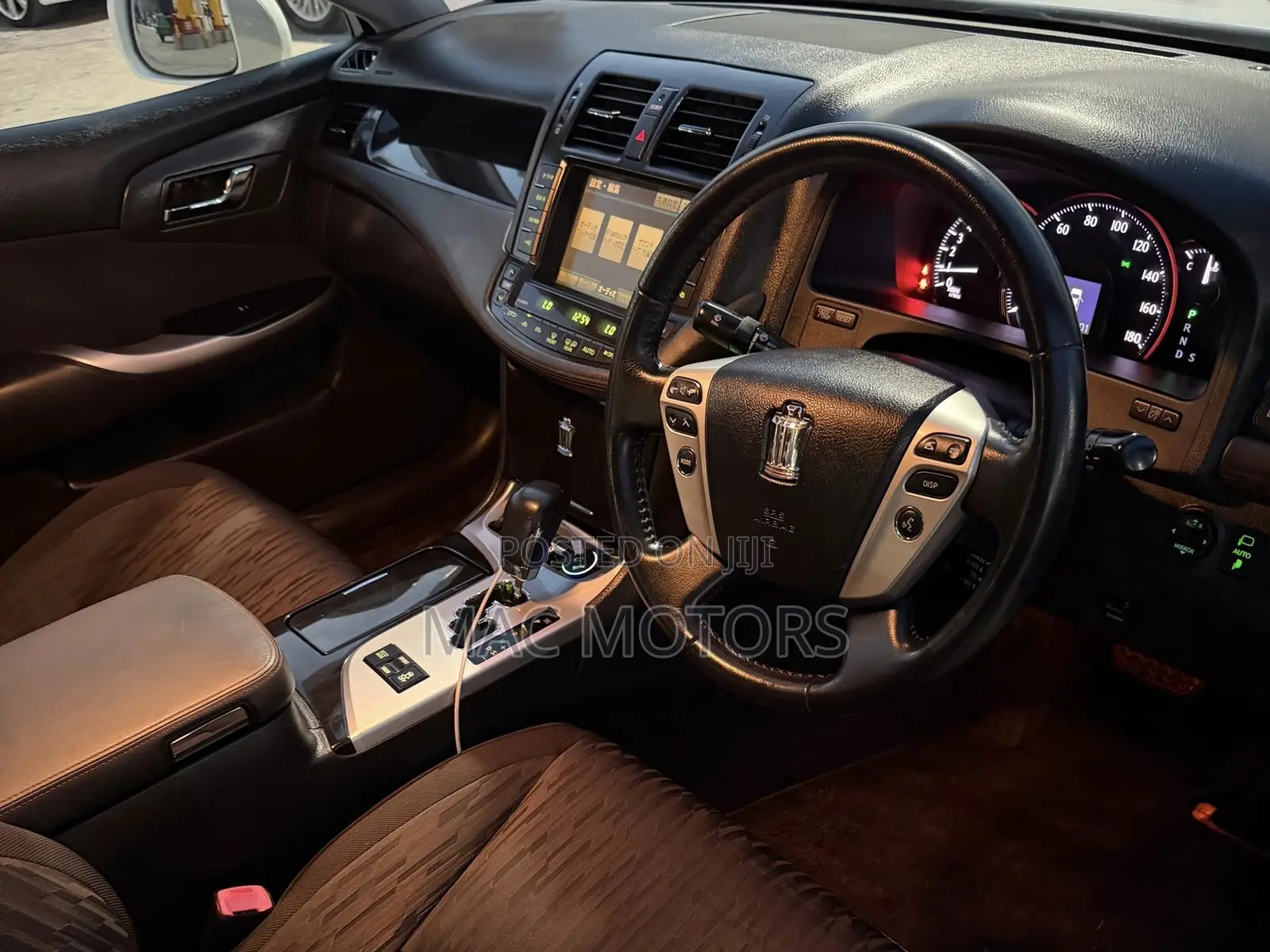 Toyota Crown 2010 Pearl
