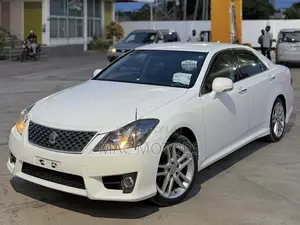 Toyota Crown 2010 Pearl