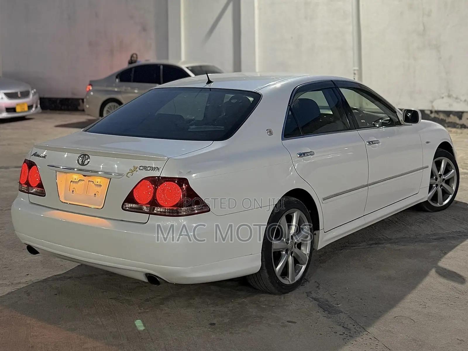 Toyota Crown 2006 White