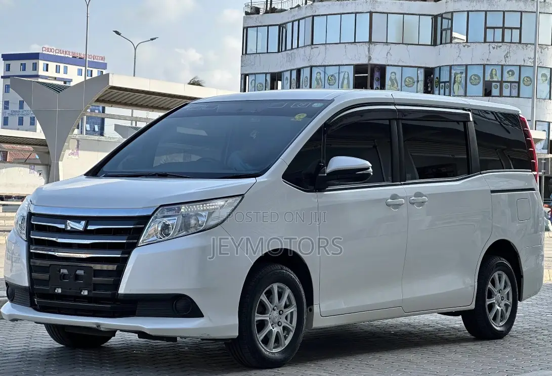 Toyota Noah 2016 White