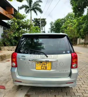 Toyota Raum 2005 Silver