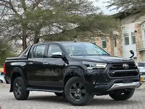 Toyota Hilux Revo Double Cab Deisel 2.4 RWD 2021 Black