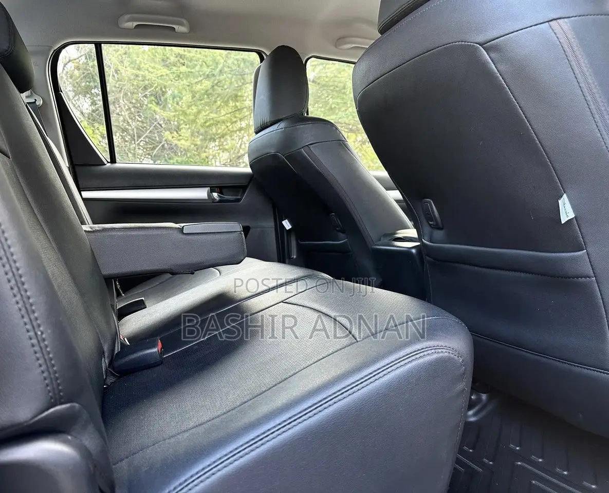 Toyota Hilux Revo Double Cab Deisel 2.4 RWD 2021 Black