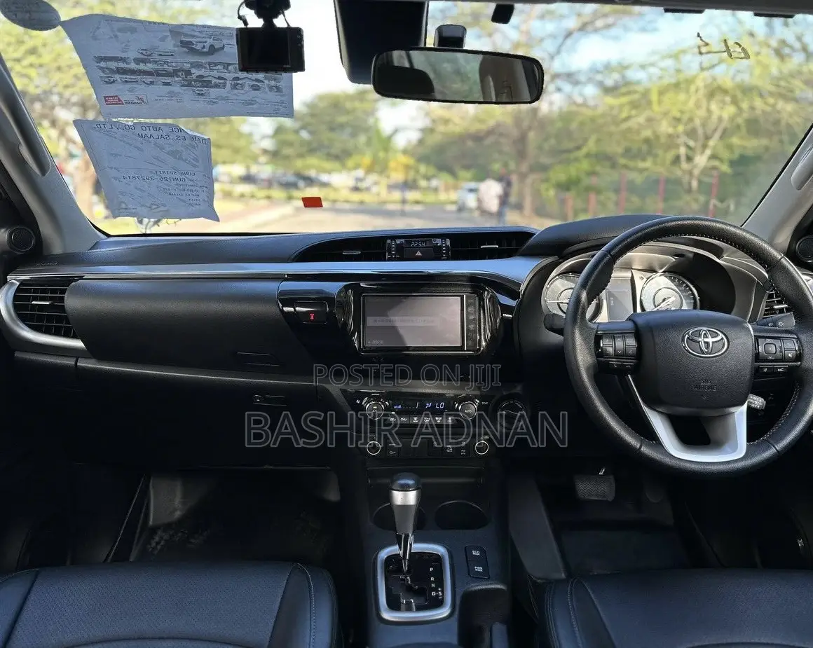 Toyota Hilux Revo Double Cab Deisel 2.4 RWD 2021 Black