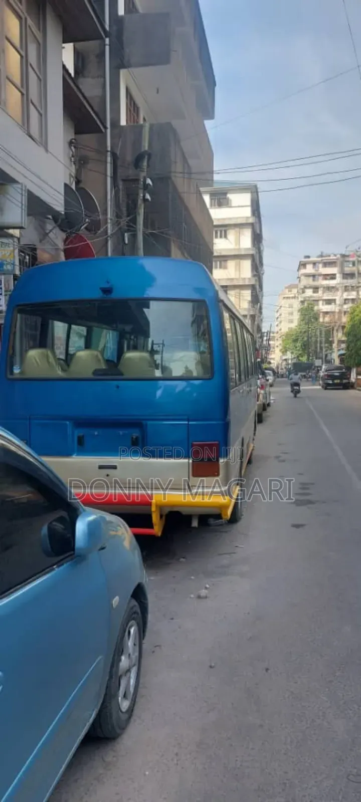 Nissan Civilian 2000 Blue