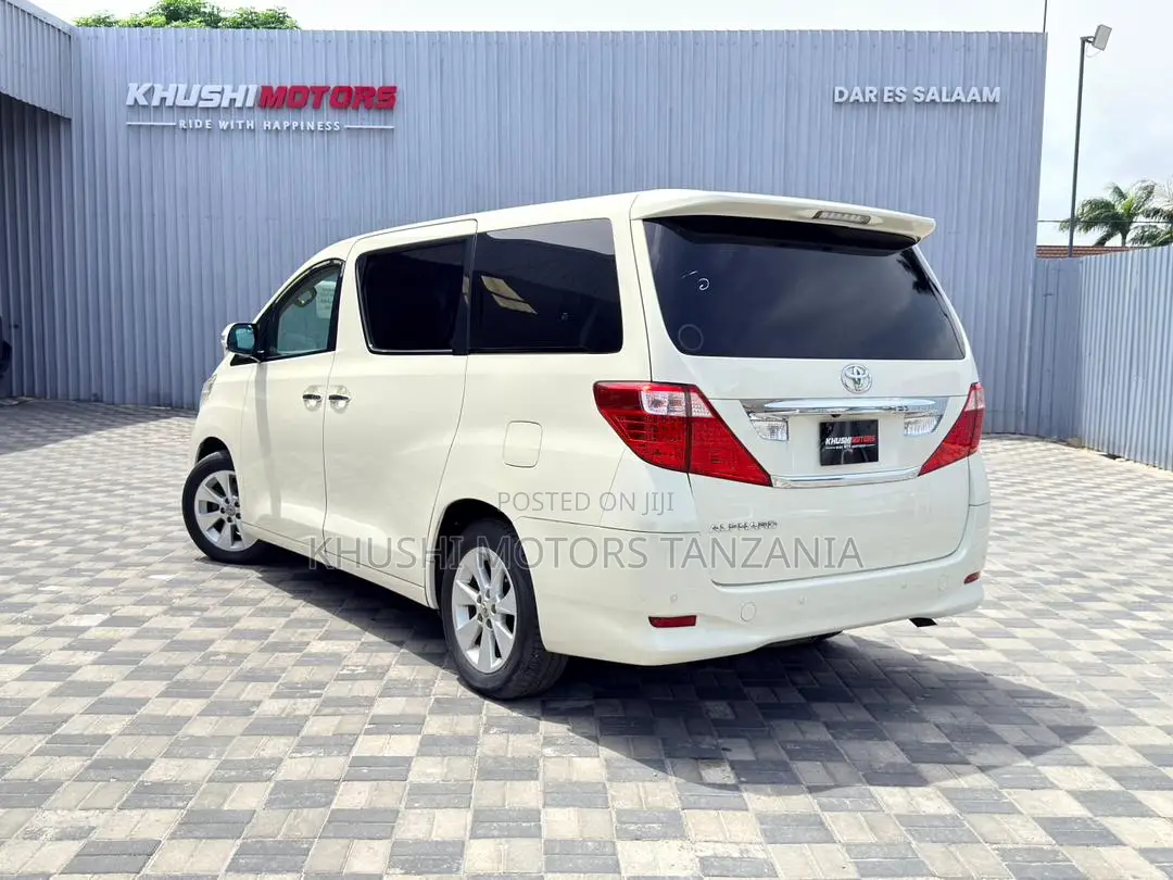 Toyota Alphard 2.4 Petrol FWD 2009 Gold