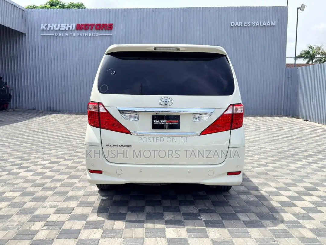 Toyota Alphard 2.4 Petrol FWD 2009 Gold