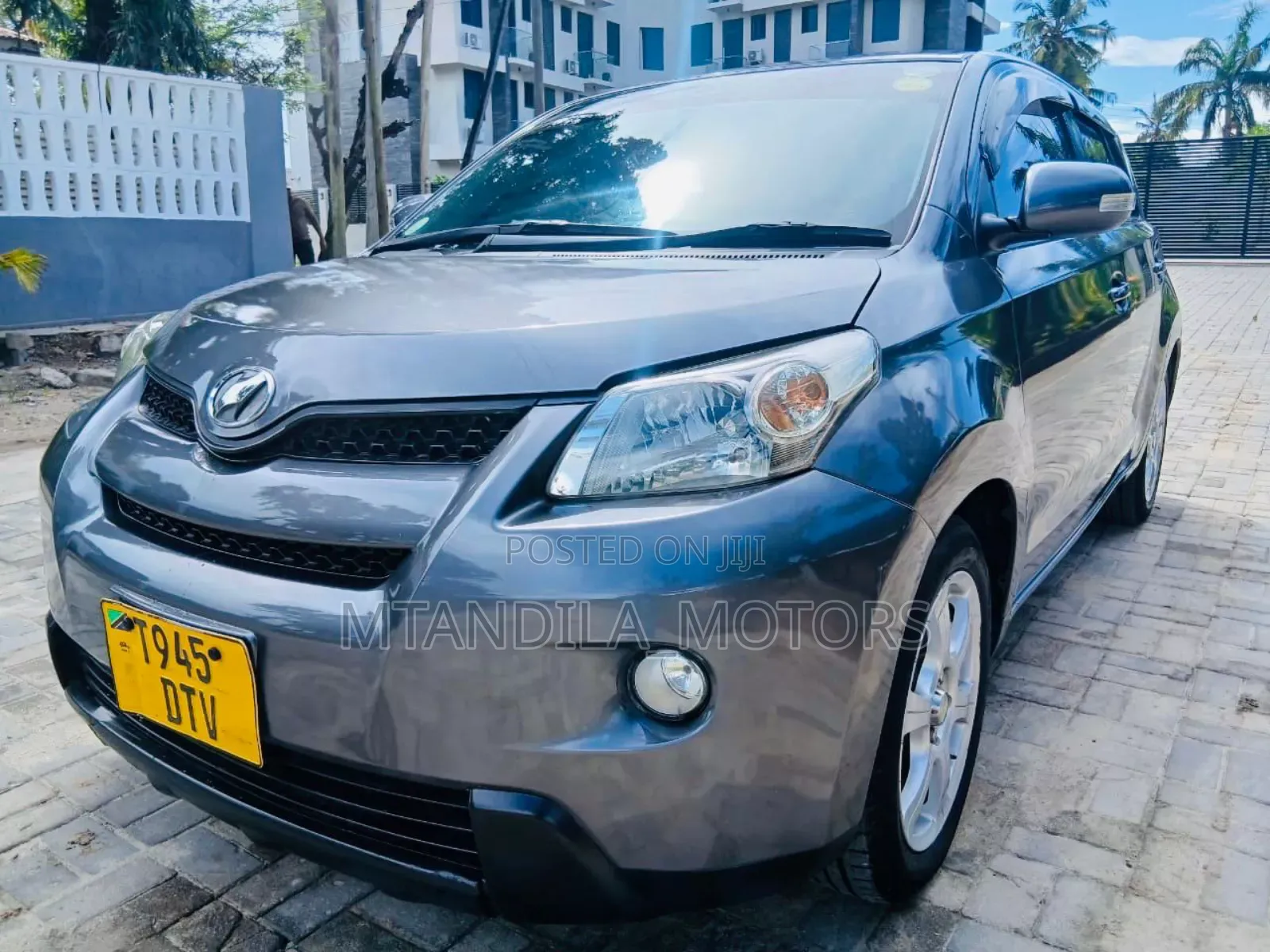 Toyota IST 2010 Gray