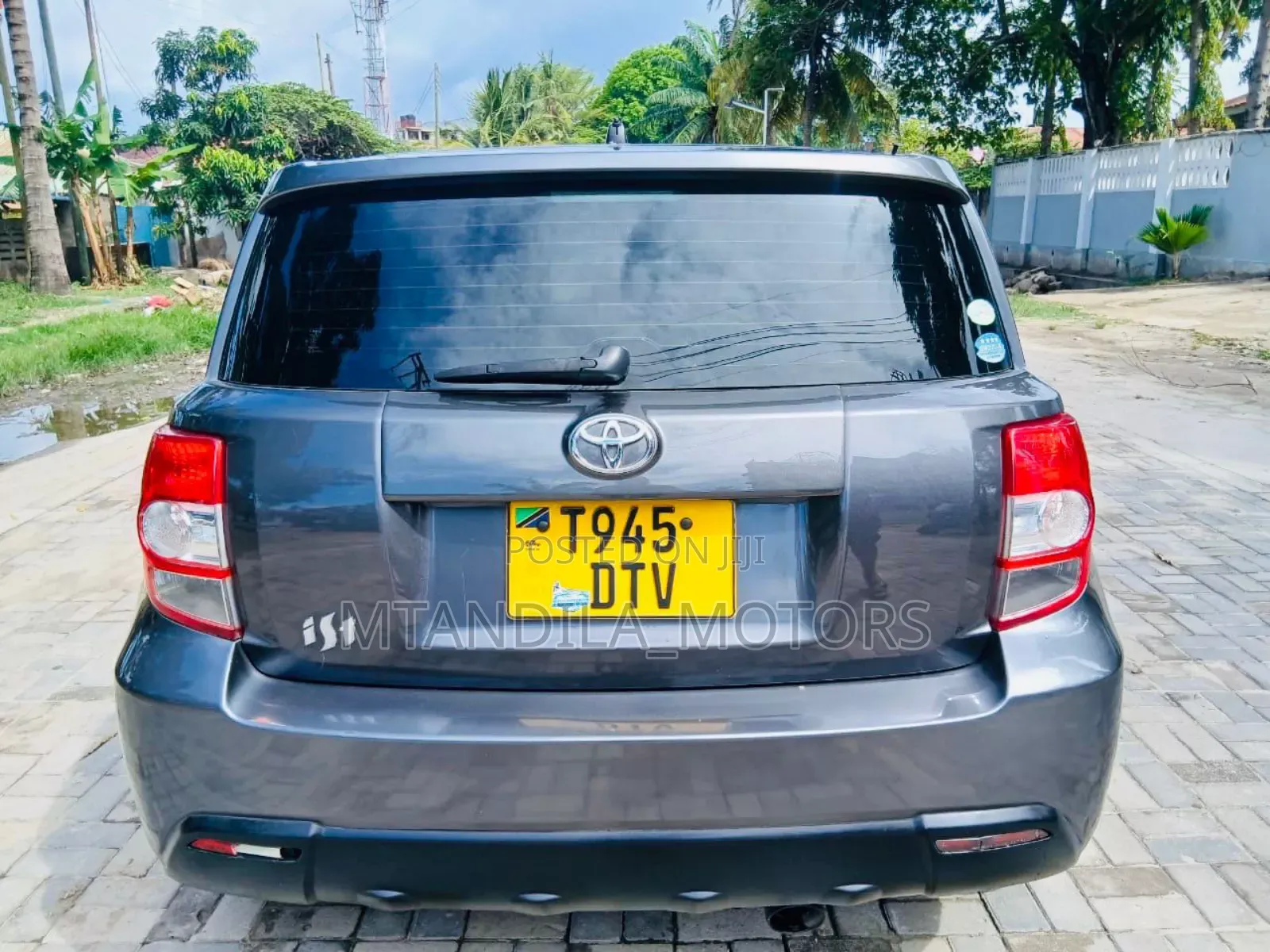 Toyota IST 2010 Gray