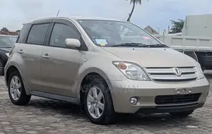 Toyota IST 2003 Beige