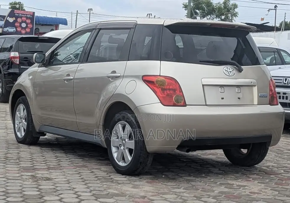 Toyota IST 2003 Beige