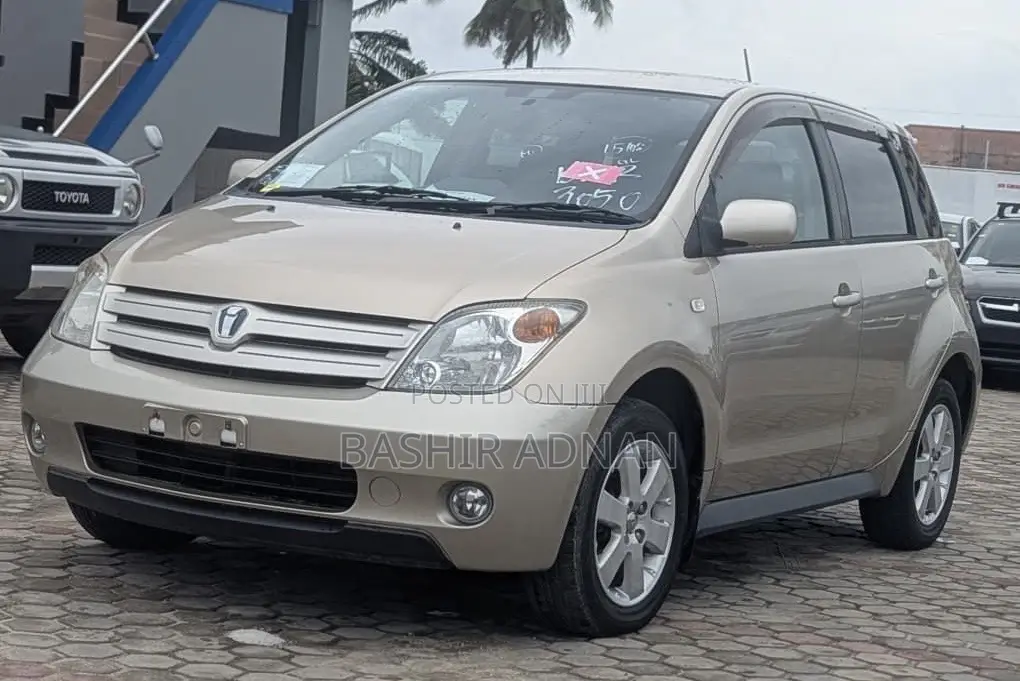 Toyota IST 2003 Beige