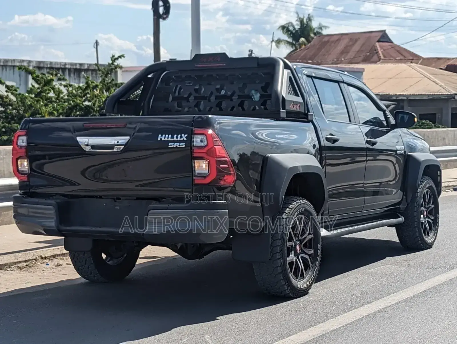 Toyota Hilux 2022 Black