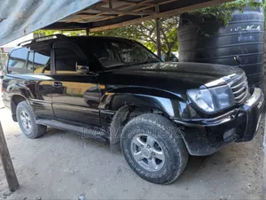 Toyota Land Cruiser 2004 Black
