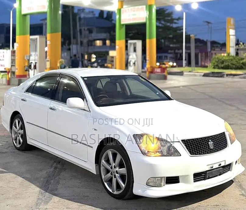 Toyota Crown 2006 White
