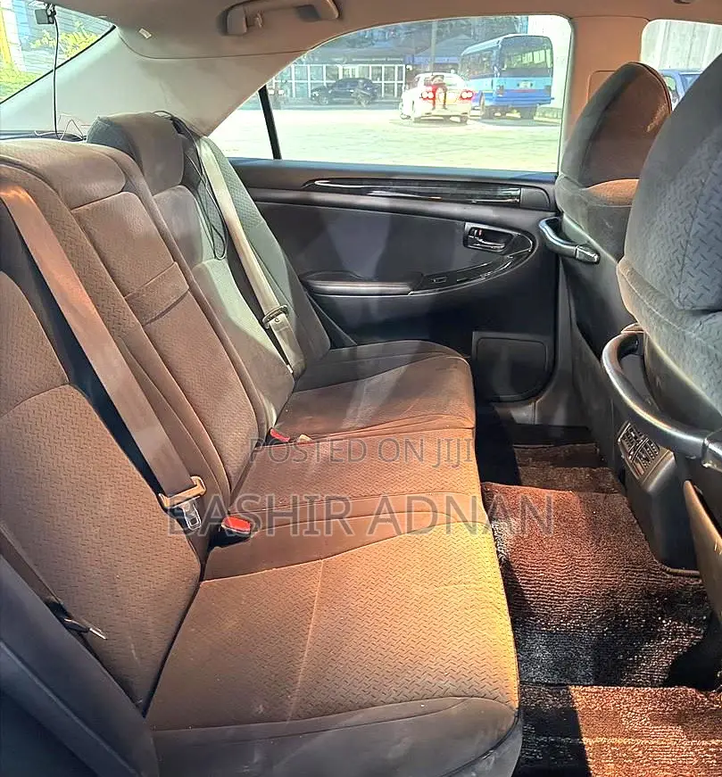 Toyota Crown 2006 White