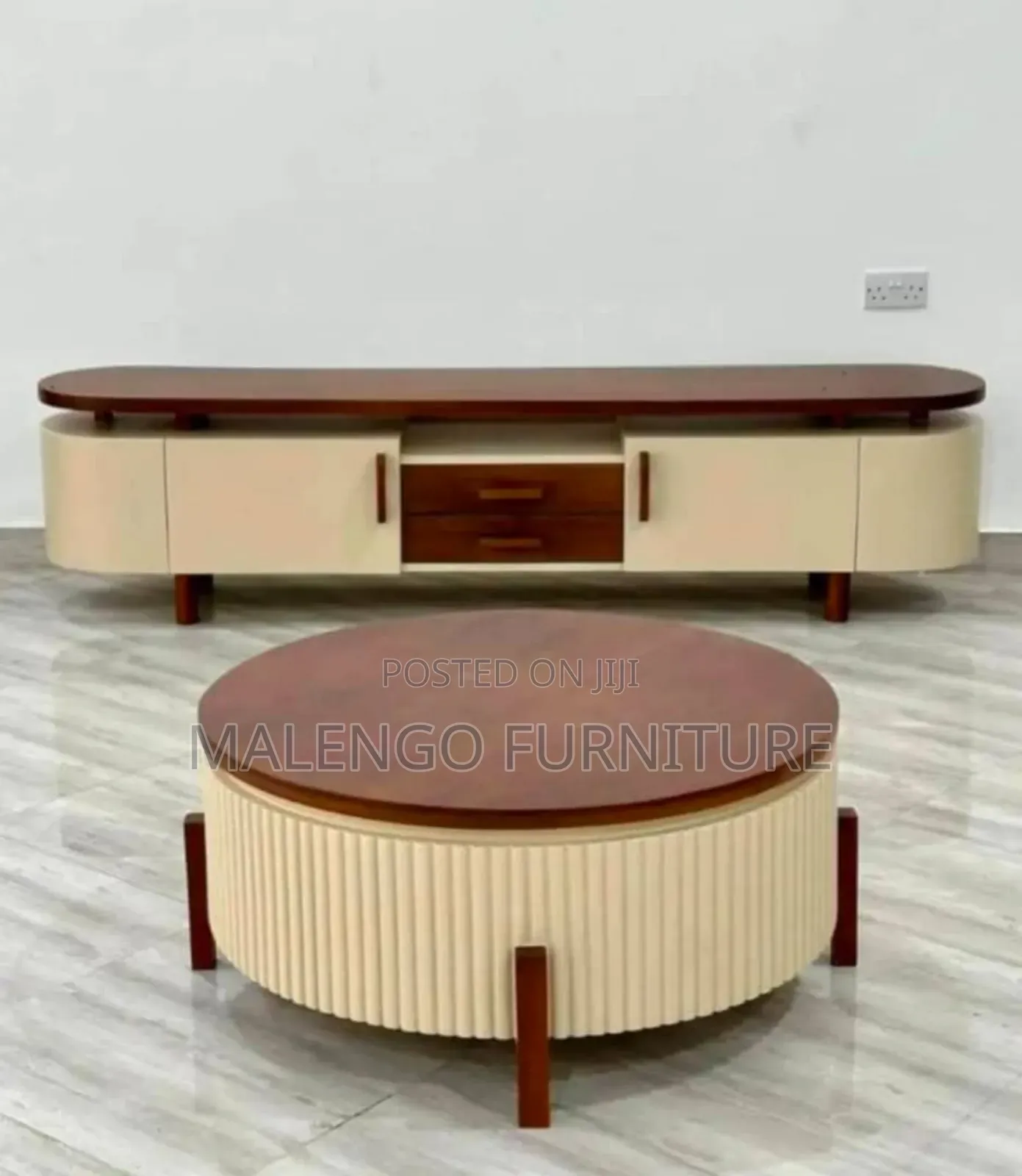 Tv Showcase Pamoja Na Coffee Table Full Set