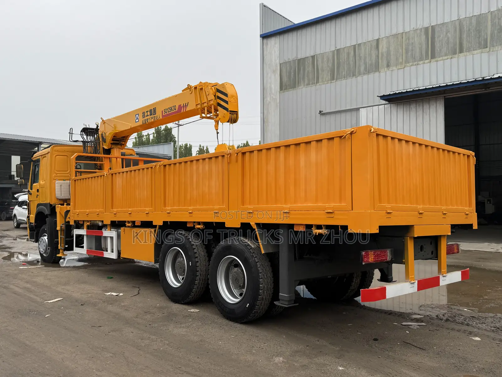 Ready for Order Yellow Howo 6x4 Truck With Crane