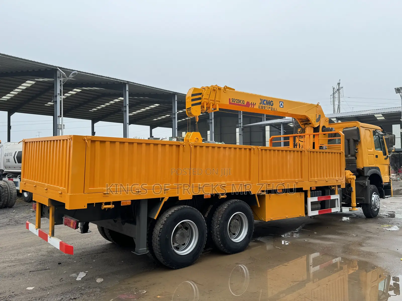 Ready for Order Yellow Howo 6x4 Truck With Crane