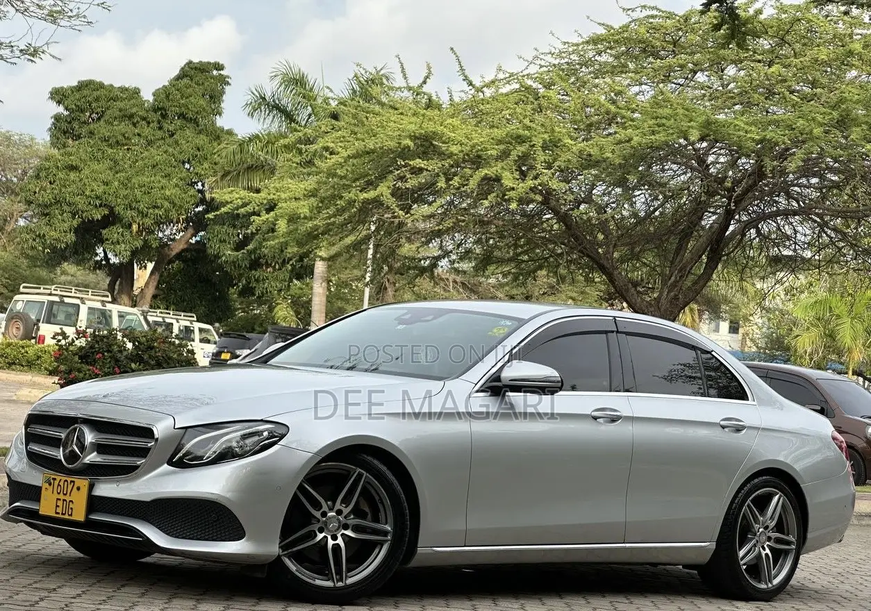 Mercedes-Benz C200 2017 White