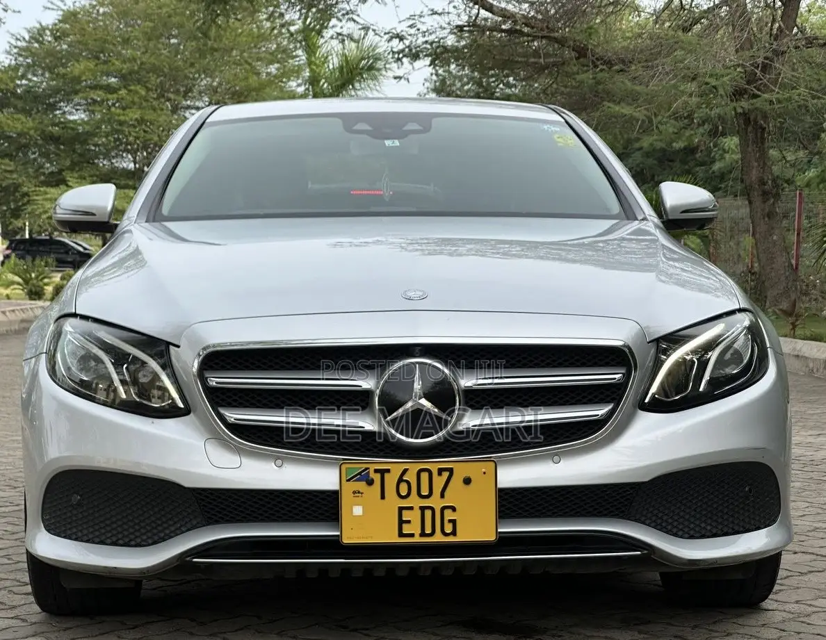 Mercedes-Benz C200 2017 White