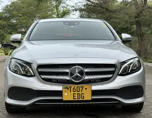 Mercedes-Benz C200 2017 White