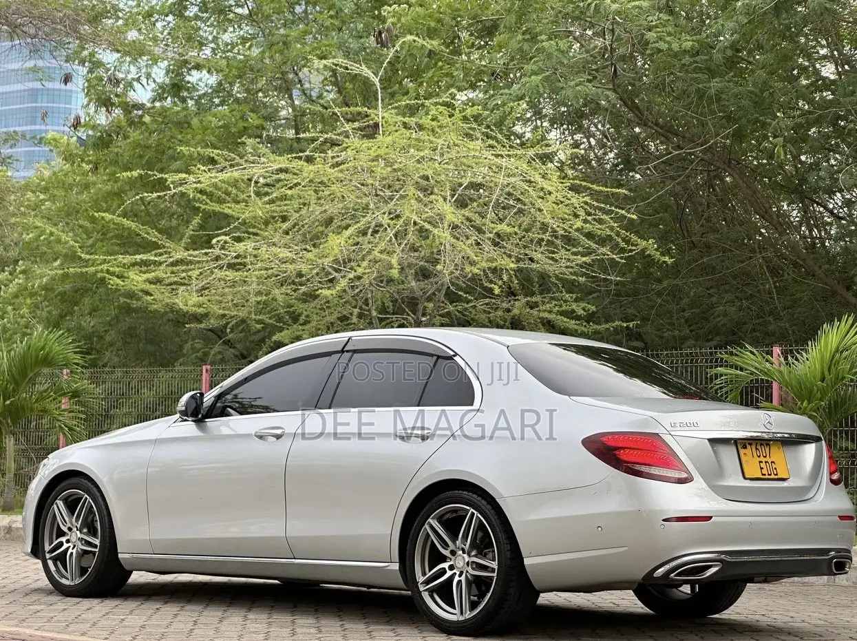 Mercedes-Benz C200 2017 White