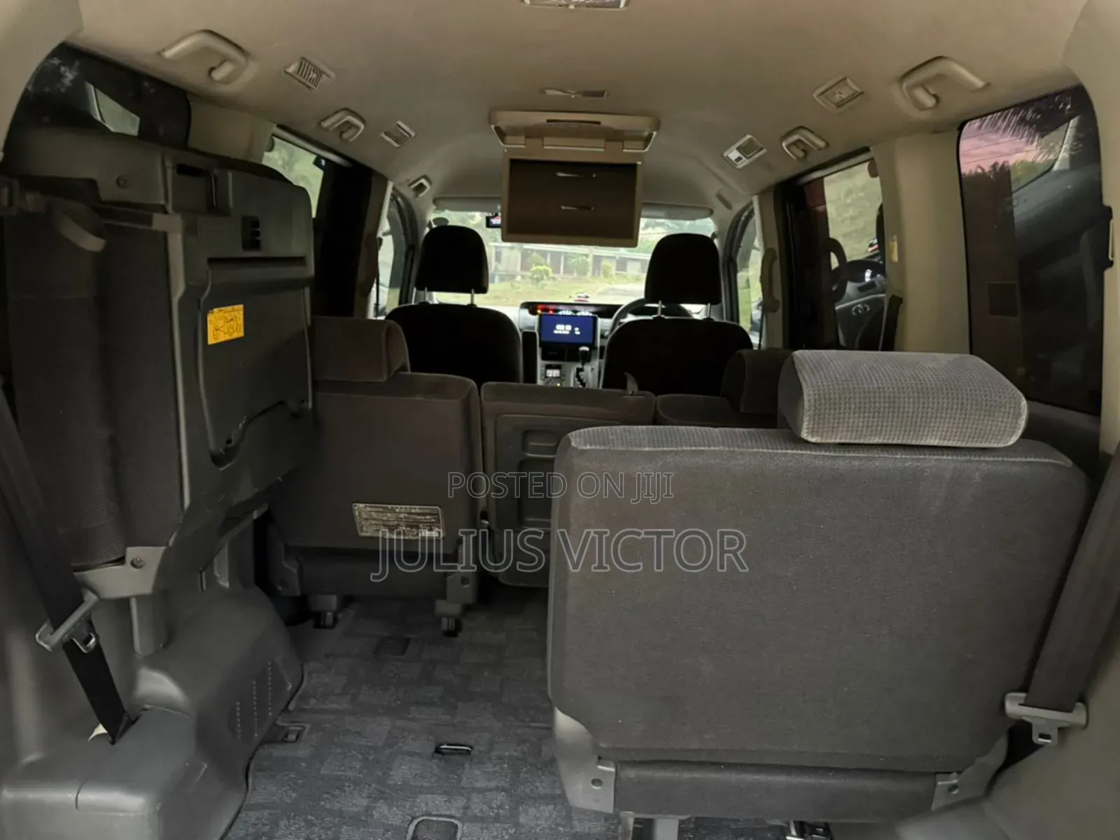 Toyota Noah 2009 Gray